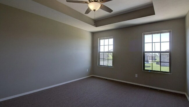 Building Photo - Fenced in 3 Bedroom Duplex in Monte Cristo