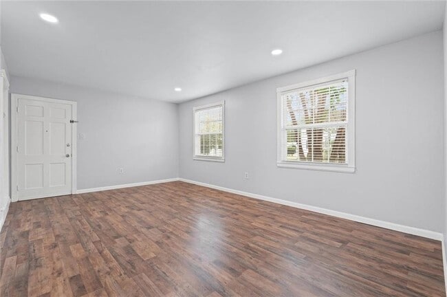 Building Photo - 214 Upham St