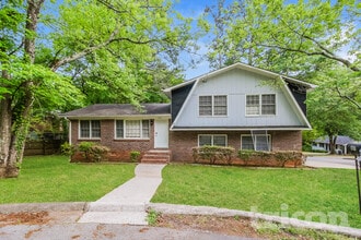 Building Photo - 887 Sheppard Way