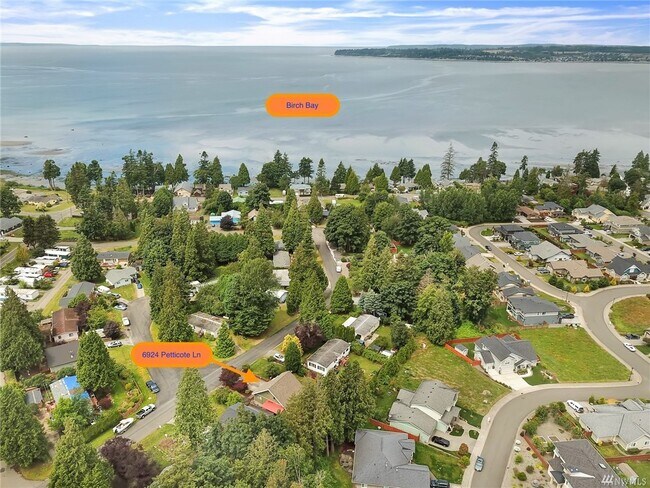You are so close to the beach and State Park! - 6924 Petticote Ln