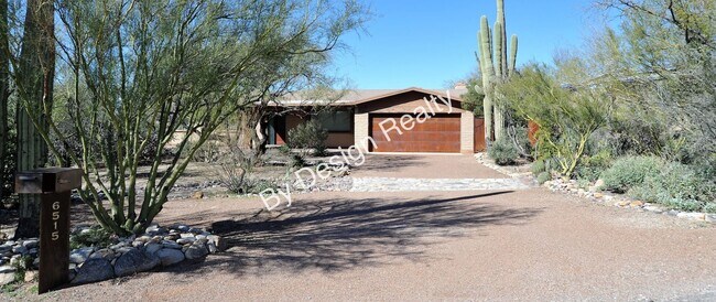 Foto del edificio - Remodeled Foothills Clusters 3 Bed 2 Bath