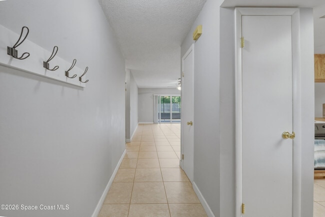 Building Photo - 2224 Westminster Dr