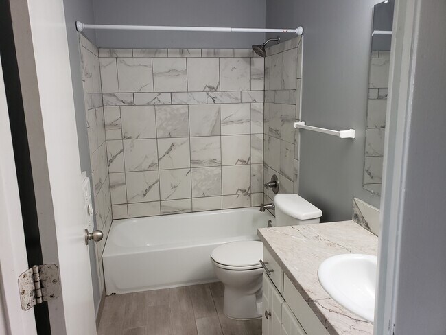 Foto del edificio - 7990 Beard Ave N