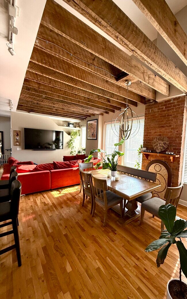 Foto del edificio - 719 E McMillan St