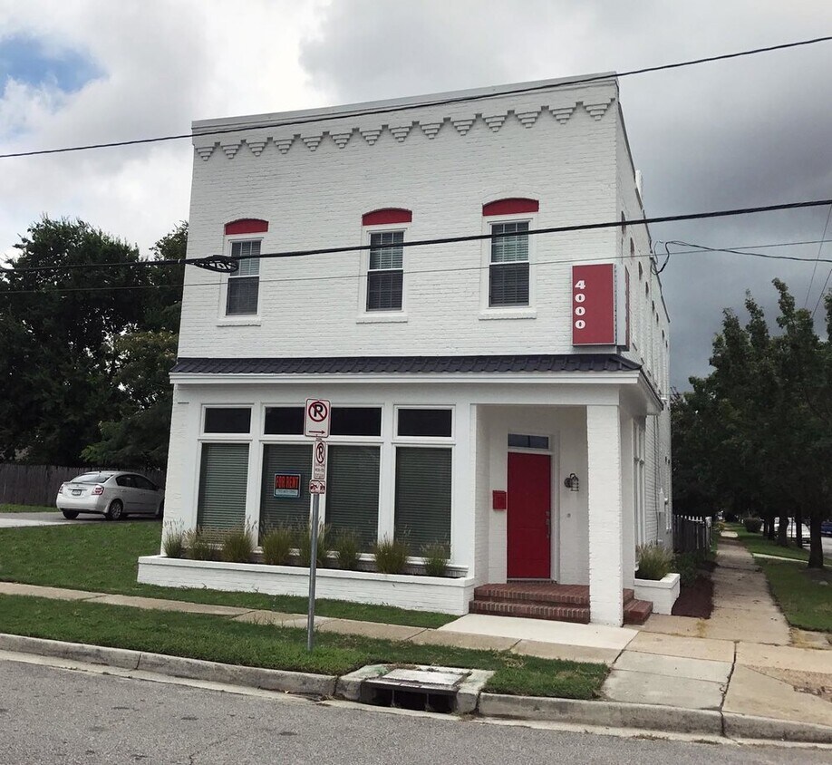 Primary Photo - 4000 Parker Ave