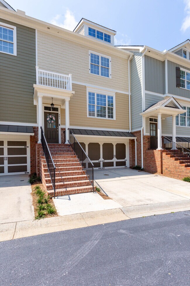 Building Photo - 205 Lexington Village