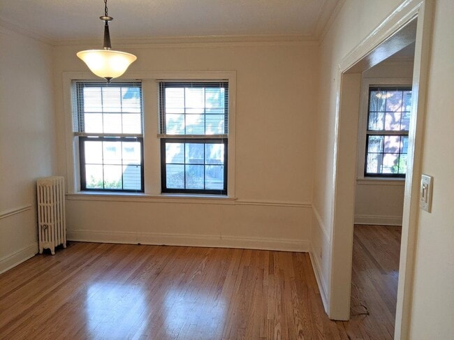 Building Photo - 1135 Maple Ave