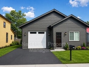 Building Photo - 329 3rd Ave W
