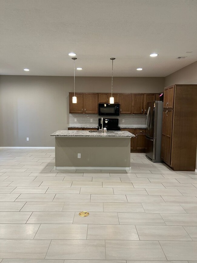 Building Photo - 5021 Wheeler Ln