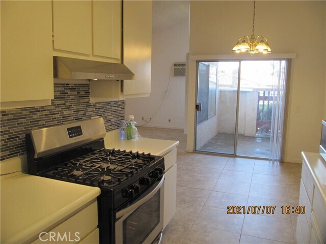 Foto del edificio - 17564 Orange Dr
