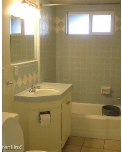 Building Photo - 6 br, 3 bath House - 1492 Salem st