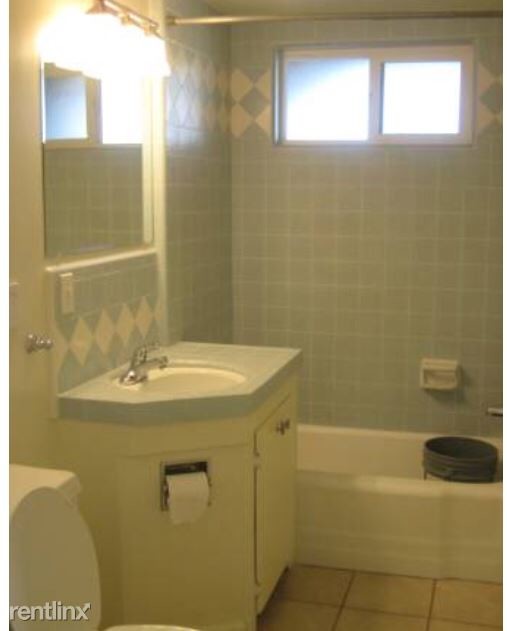 Foto del edificio - 6 br, 3 bath House - 1492 Salem st