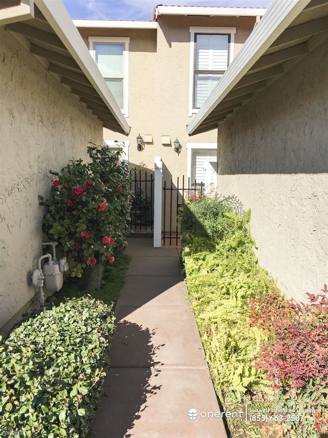 Building Photo - 433 W Rincon Ave