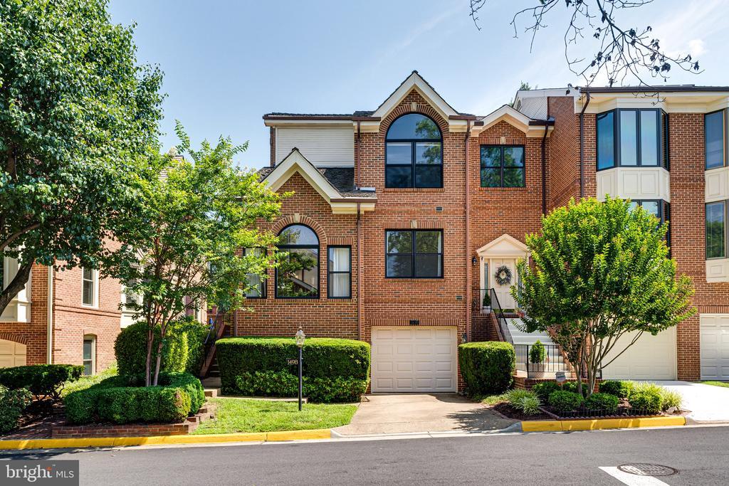 Primary Photo - 1498 Hampton Hill Cir