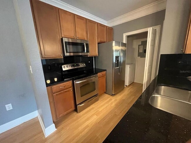 Foto del edificio - 5483 Vineland Rd