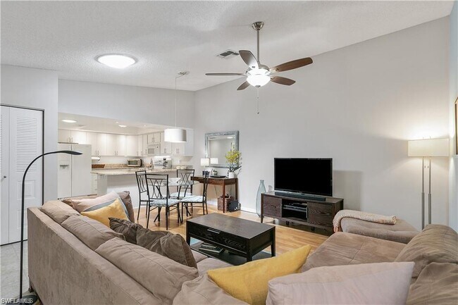 Building Photo - 15534 Crystal Lake Dr