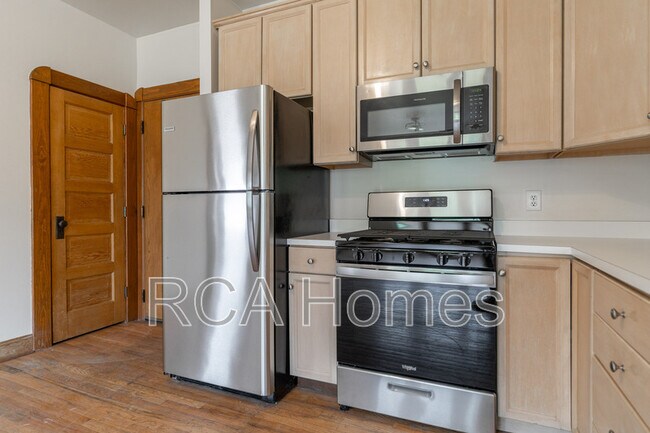 Foto del edificio - 243 E 11th St