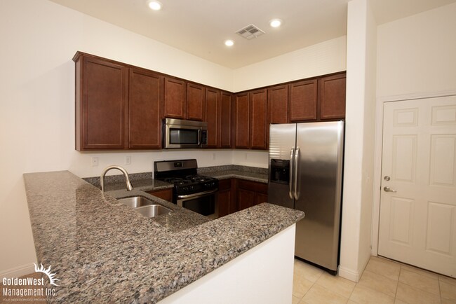 Foto del edificio - Charming 2Bdm 2Ba Townhome in Centennial H...