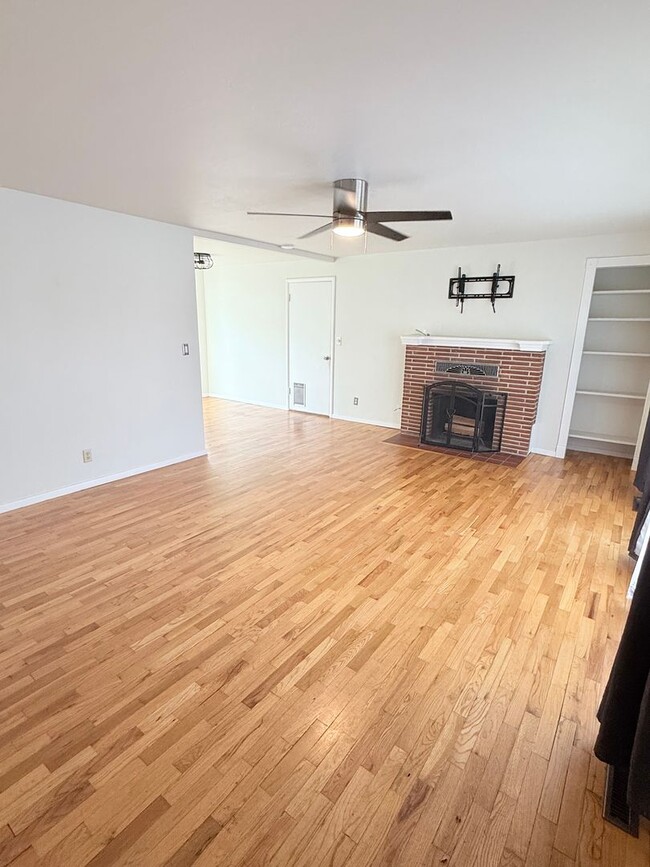 Foto del edificio - Rambler on corner lot in convenient Bremerton location!