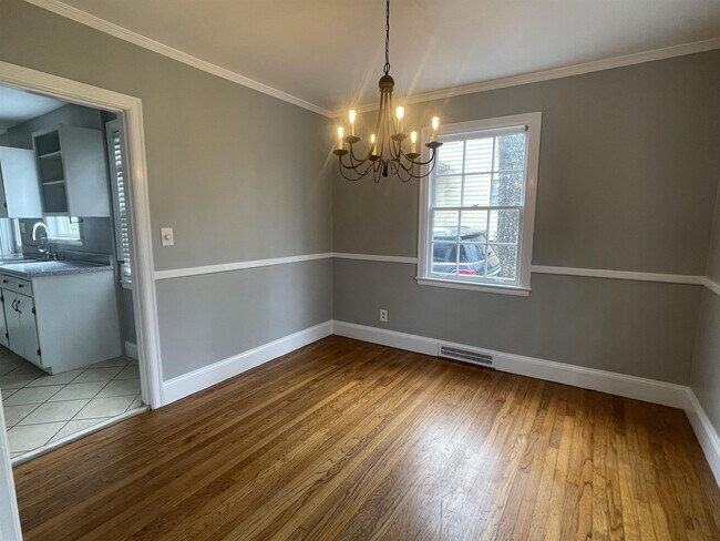 Photo - 911 Cherokee Ln House