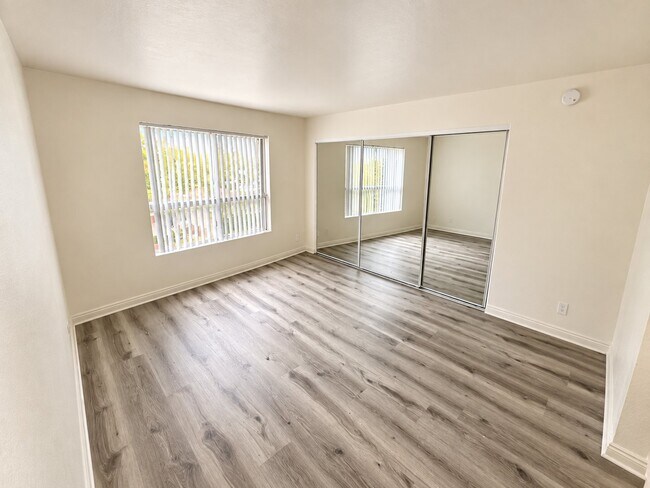 Foto del edificio - 15009 Moorpark St