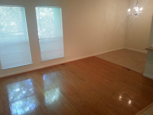 Foto del edificio - 2710 S 1st St