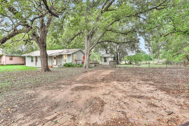 Foto del edificio - 12555 Johnson Rd