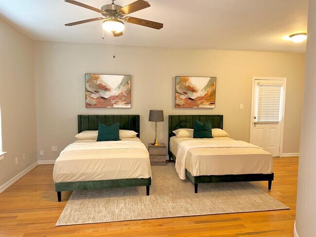 Foto del edificio - 1607 W 24th St