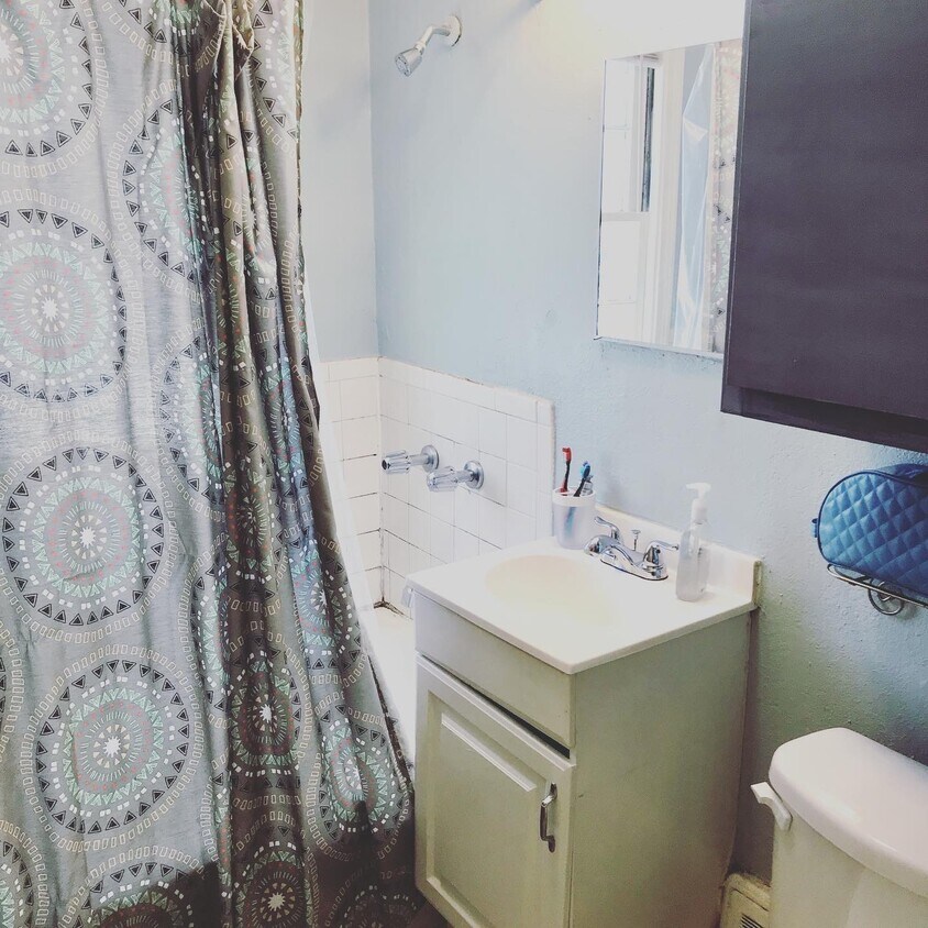Foto principal - 5814 Forest Ave