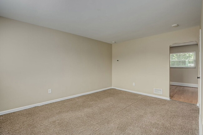 Foto del edificio - 135 Commonwealth Ave