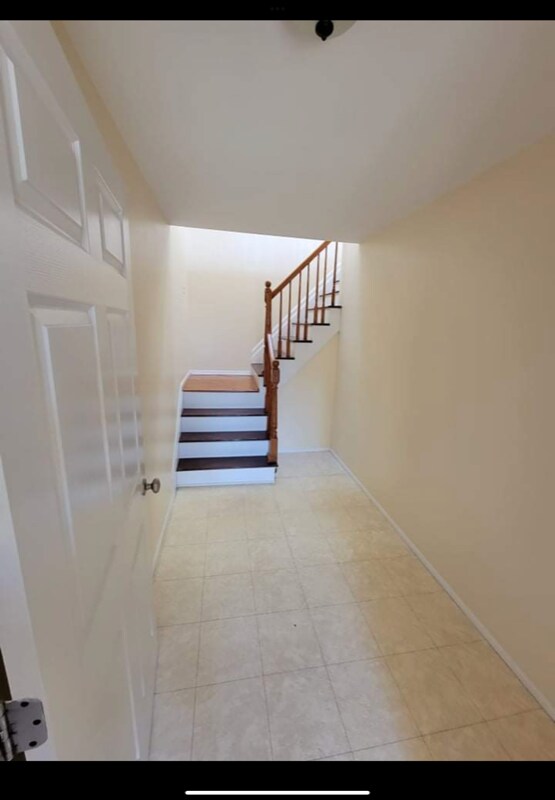 983 Sheldon Ave Unit 1, Staten Island, NY 10309 Room for Rent in