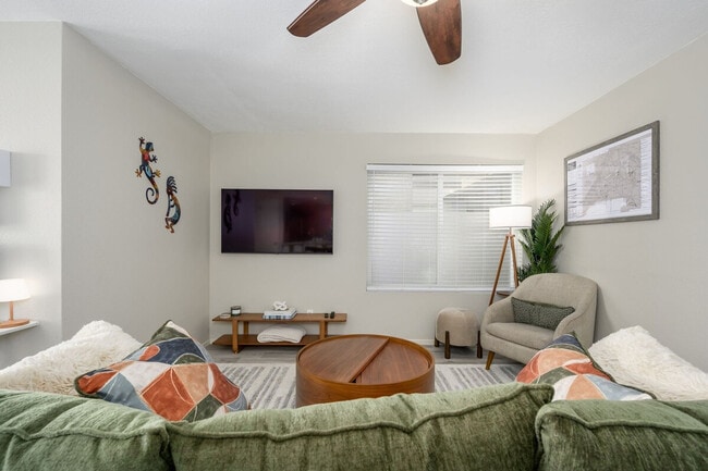 Building Photo - 4850 E Desert Cove Ave