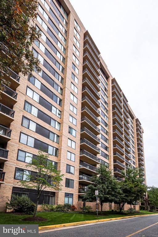 Foto del edificio - 3713 S George Mason Dr