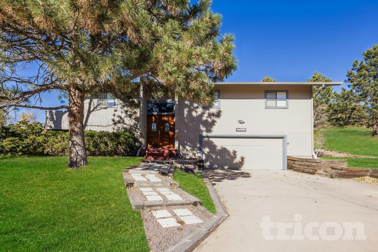Foto principal - 18350 Knollwood Blvd