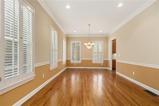 Building Photo - 2313 English Ivy Ct
