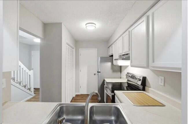 Foto del edificio - 315 Foxfire Dr