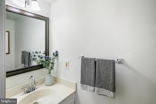 Building Photo - 6542 Cypress Point Rd