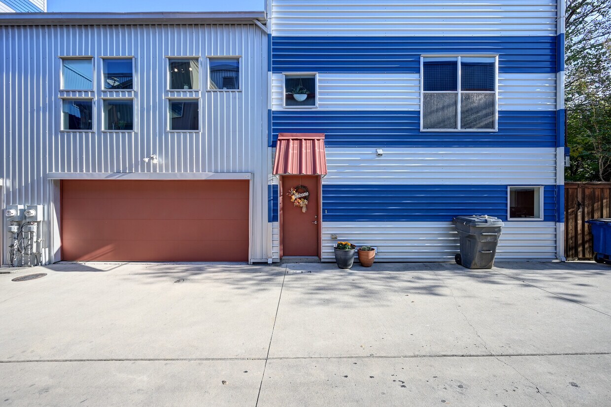 Primary Photo - 1214 Urban Lofts Dr