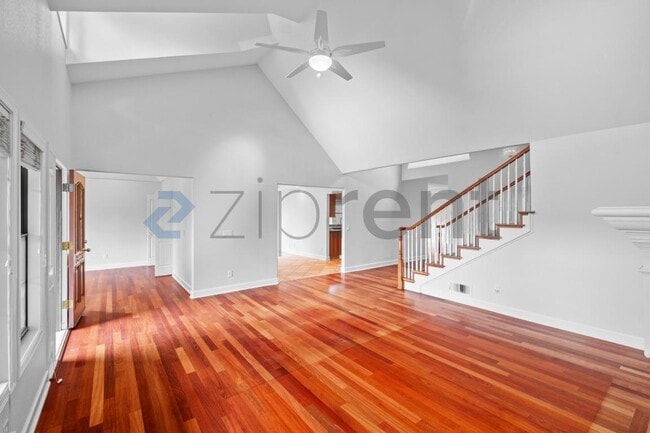 Building Photo - Unit