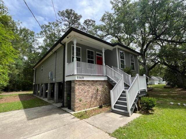 Building Photo - 35621 Oakridge Ave