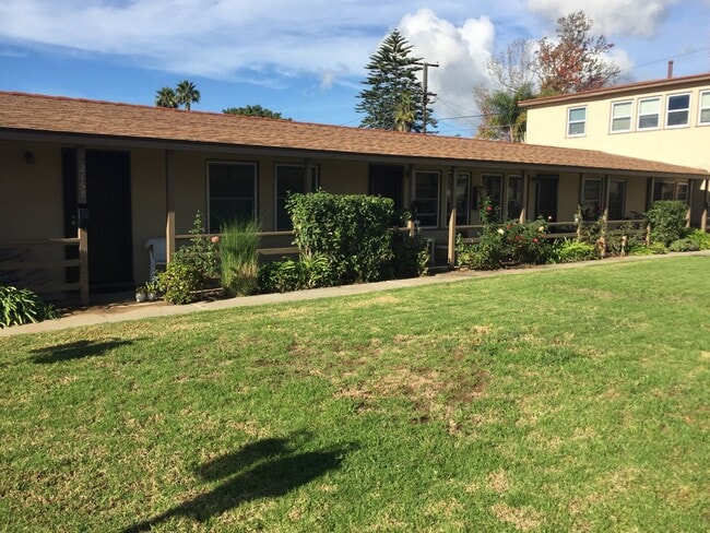 Building Photo - 2166 Felspar St