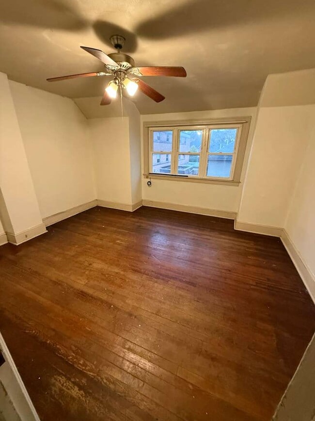 Foto del edificio - 390 N McKean St