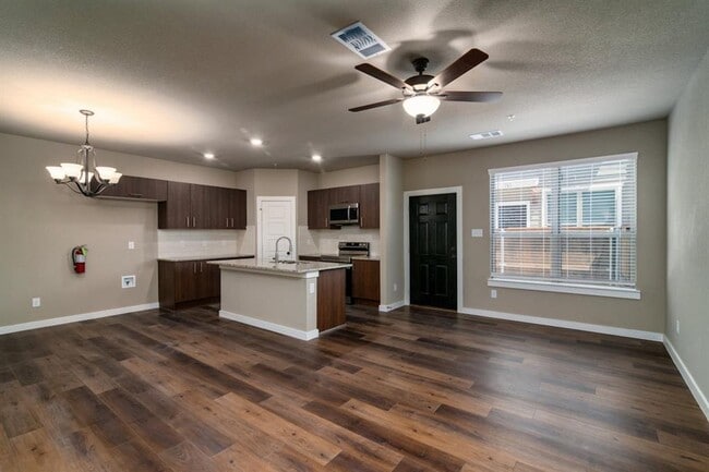 Building Photo - 646 Fallow Dr