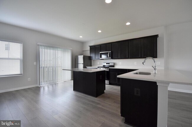 Foto del edificio - 532 Parkland Dr