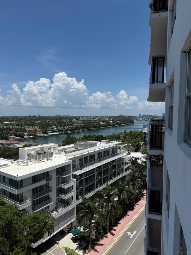 Building Photo - 6039 Collins Ave