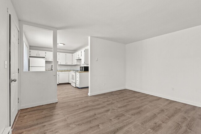 Foto del edificio - 1212-1214 E Boyd Ave