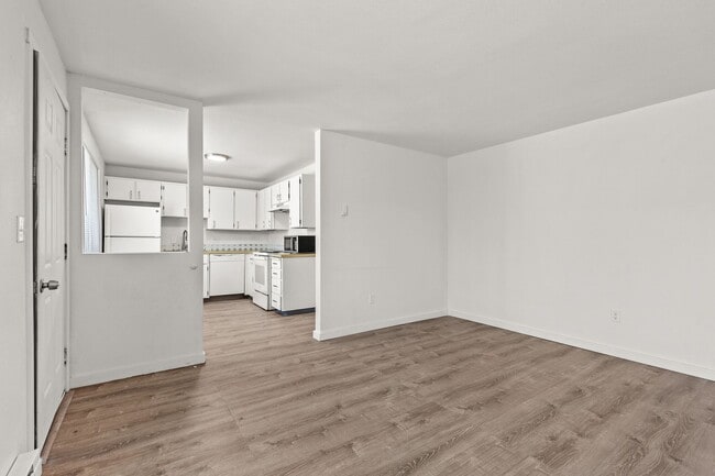 Building Photo - 1212-1214 E Boyd Ave