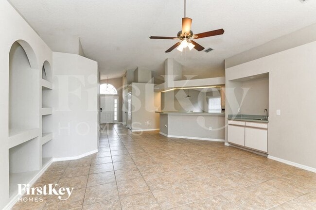 Foto del edificio - 16426 Coopers Hawk Ave