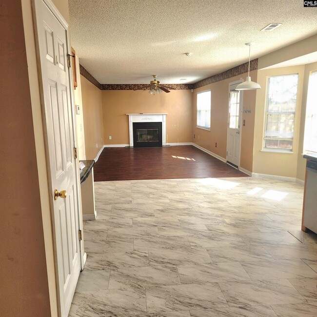 Building Photo - 19 Barnley Ct