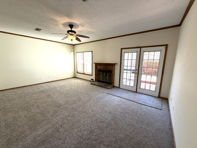 Building Photo - 1409 Sampson Ln